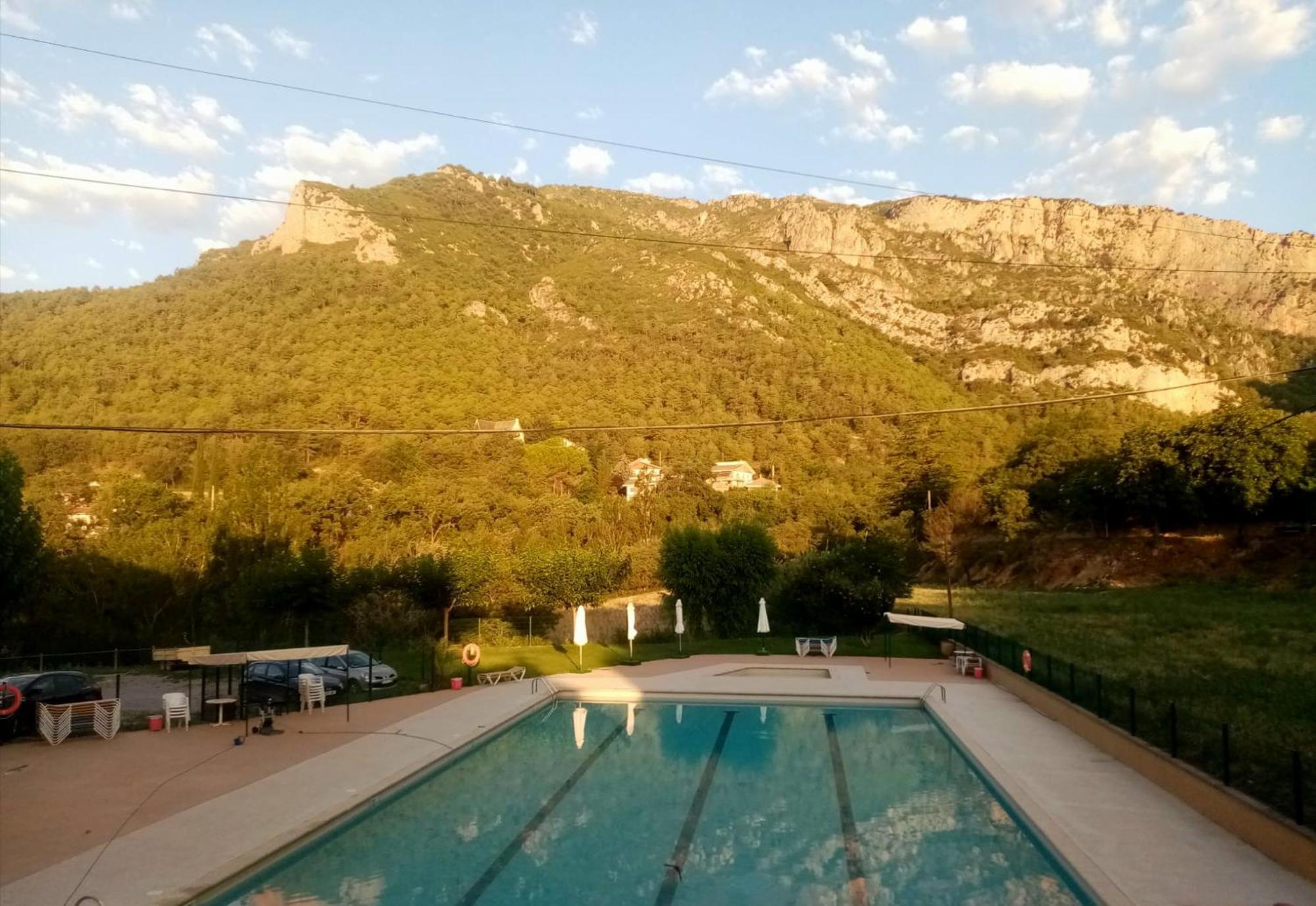 Cal Servero Peramola Buitenkant foto