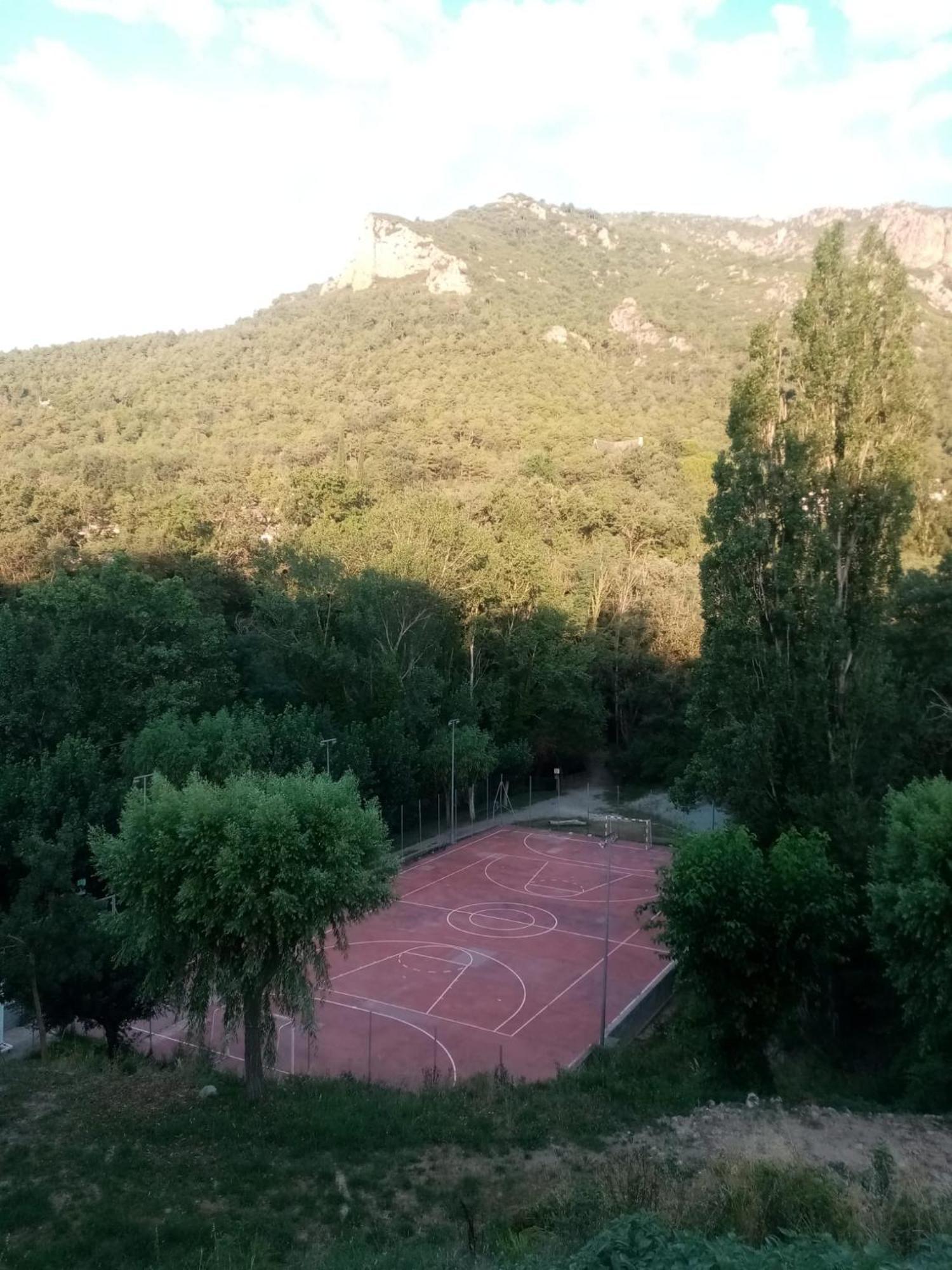 Cal Servero Peramola Buitenkant foto