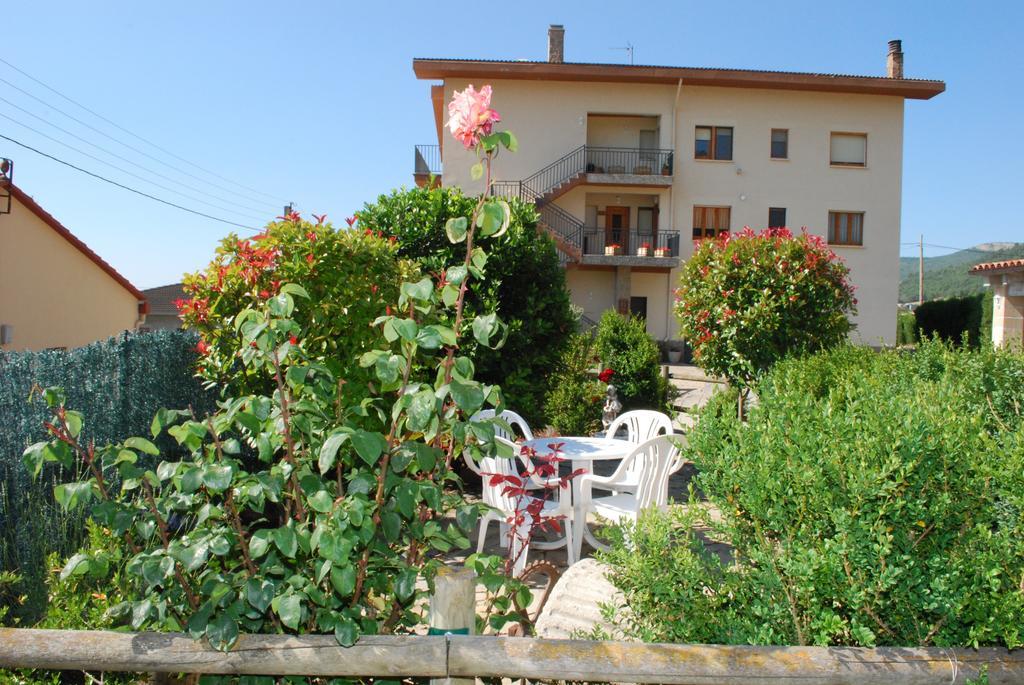 Cal Servero Peramola Buitenkant foto