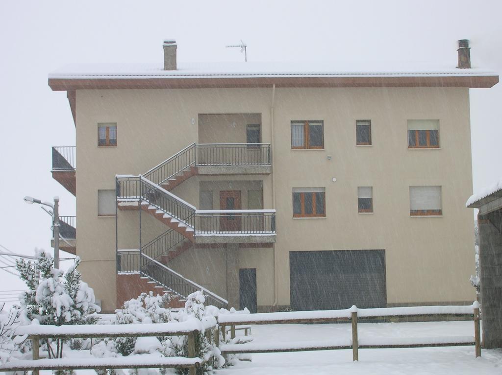 Cal Servero Peramola Buitenkant foto